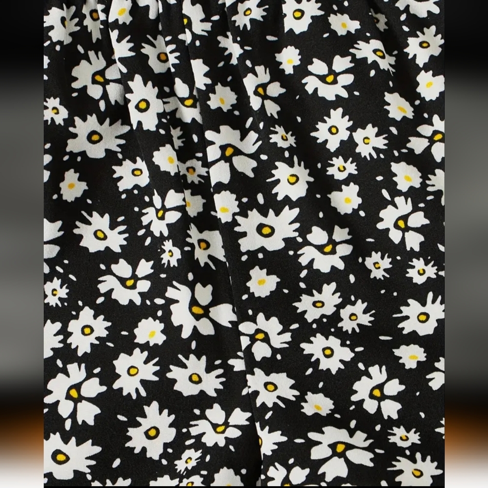 Black Ribbed Top with Floral Print Shorts - Picture 4 of 5